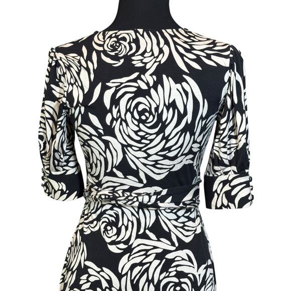 Banana Republic Silk Blend Wrap Dress Size SMALL Black Cream Floral V Neck - Picture 5 of 10